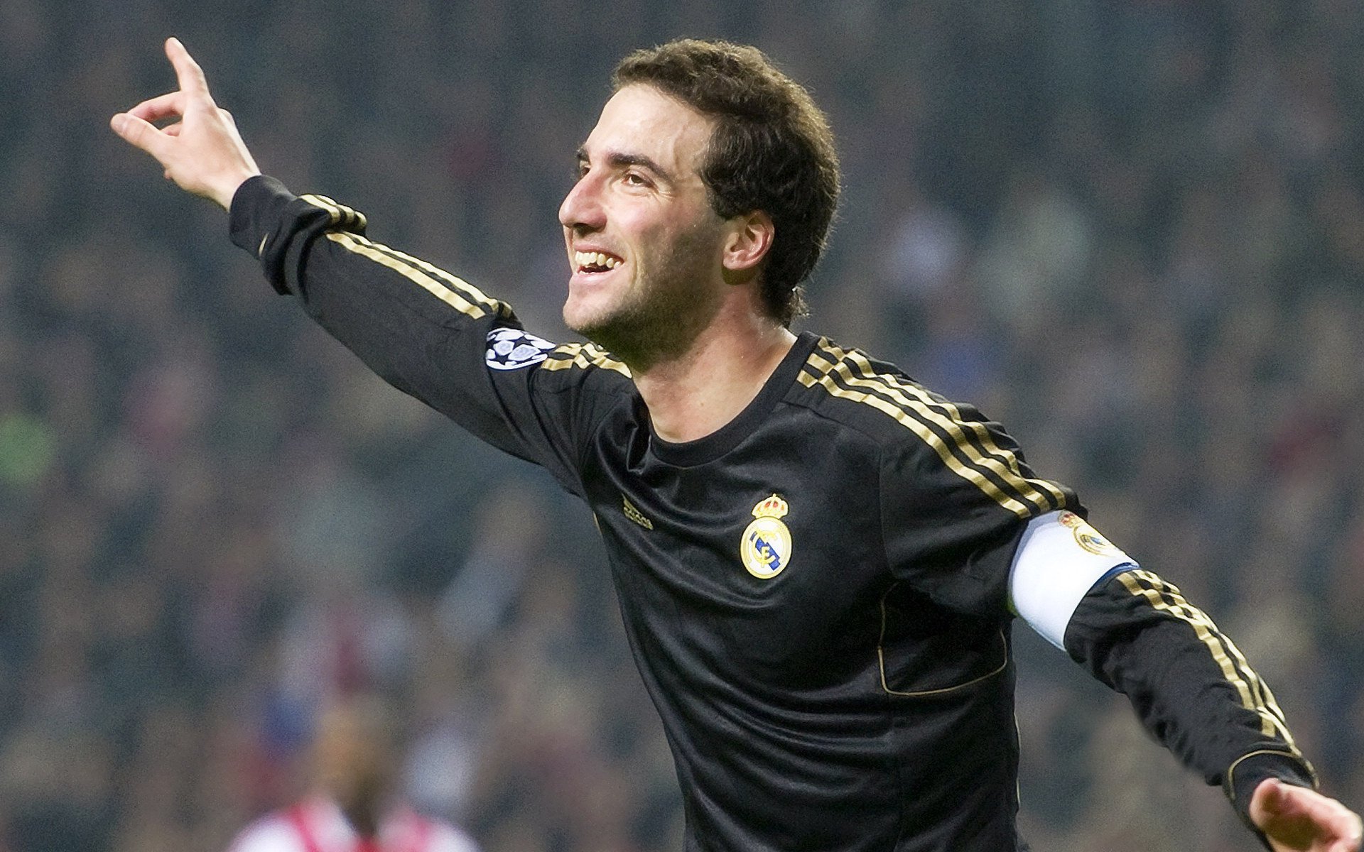 “青少年足球夏令营火热开启，梦想奔跑在绿茵场”，2020全国青少年足球夏令营怎么参加